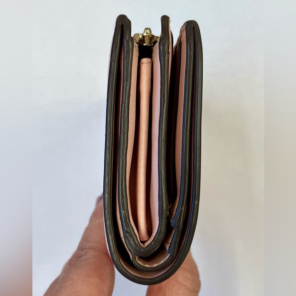 ♠️ Kate Spade Pink Wallet ♠️ - Picture 6 of 13